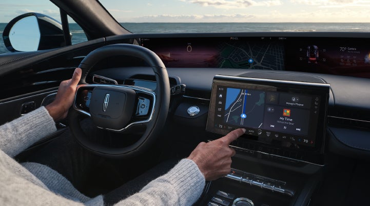 The driver of a 2024 Lincoln Nautilus® SUV interacts with the new Lincoln Digital Experience. | Lidtke Lincoln in Beaver Dam WI