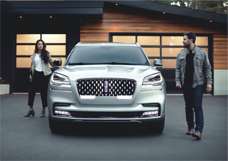The sparkling grille of the 2023 Lincoln Aviator® Grand Touring model | Lidtke Lincoln in Beaver Dam WI