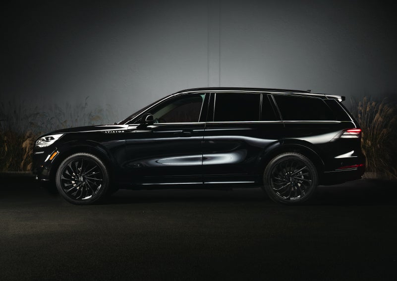 A 2024 Lincoln Aviator® SUV is shown in the Infinite Black exterior color | Lidtke Lincoln in Beaver Dam WI